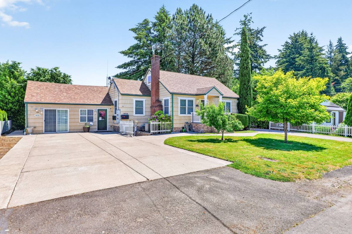 House for rent at 1414 NE 109th Ave #A, Portland, OR 97220