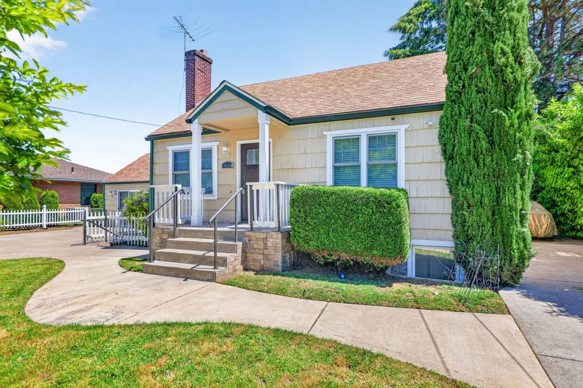 House for rent at 1414 NE 109th Ave #A, Portland, OR 97220