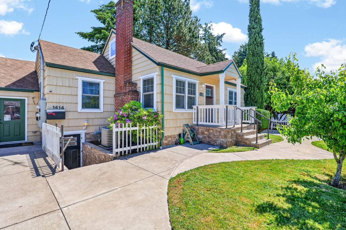 House for rent at 1414 NE 109th Ave #A, Portland, OR 97220