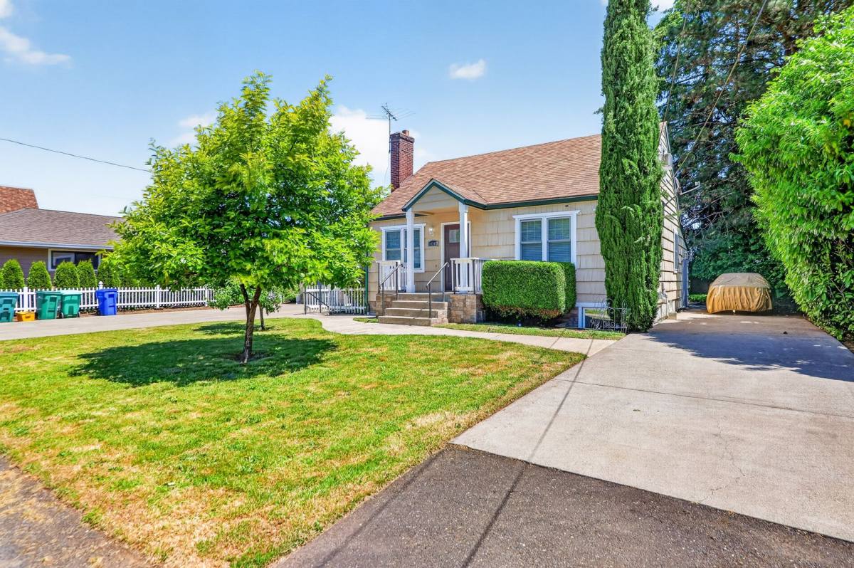 House for rent at 1414 NE 109th Ave #A, Portland, OR 97220