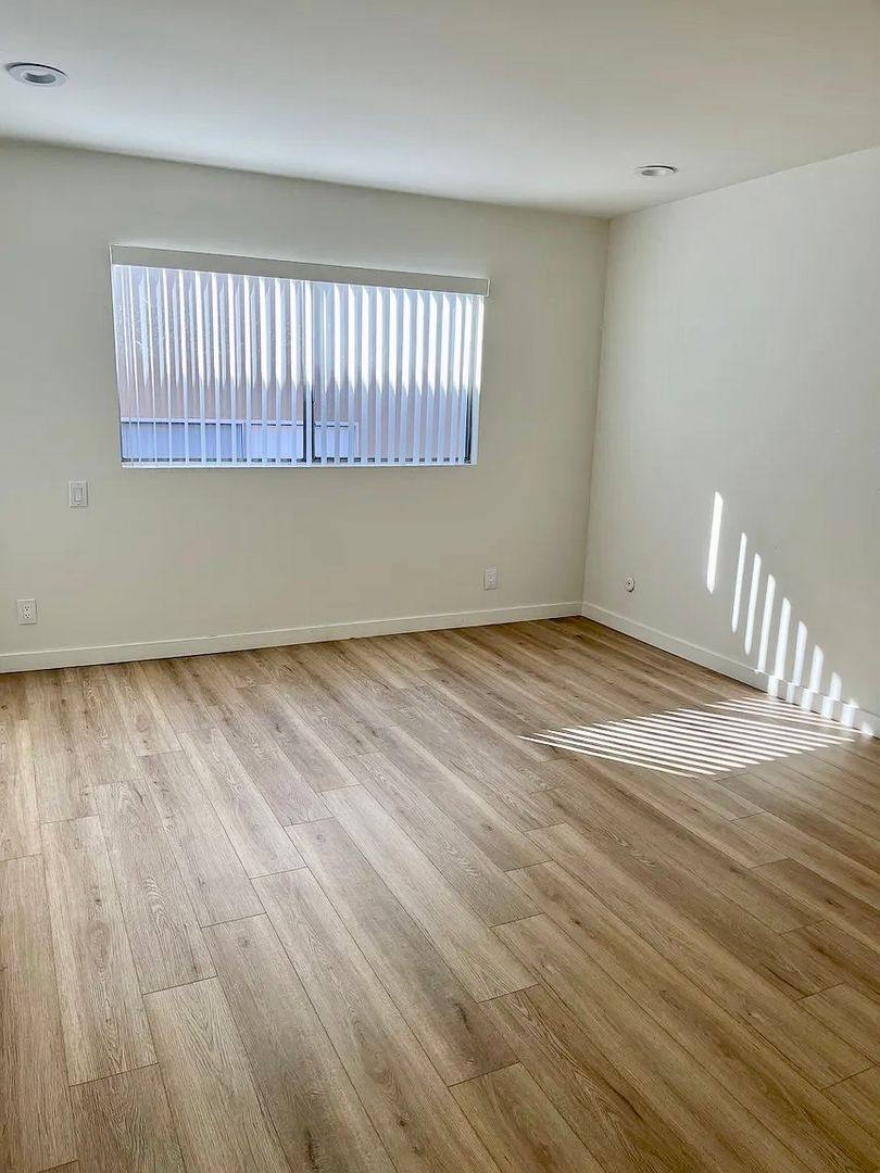 Condo for rent at 5400 Newcastle Ave, Encino, CA 91316