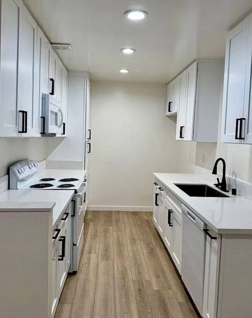 Condo for rent at 5400 Newcastle Ave, Encino, CA 91316
