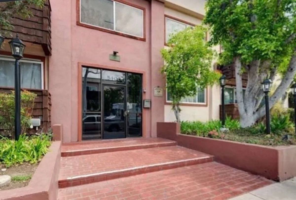 Condo for rent at 5400 Newcastle Ave, Encino, CA 91316