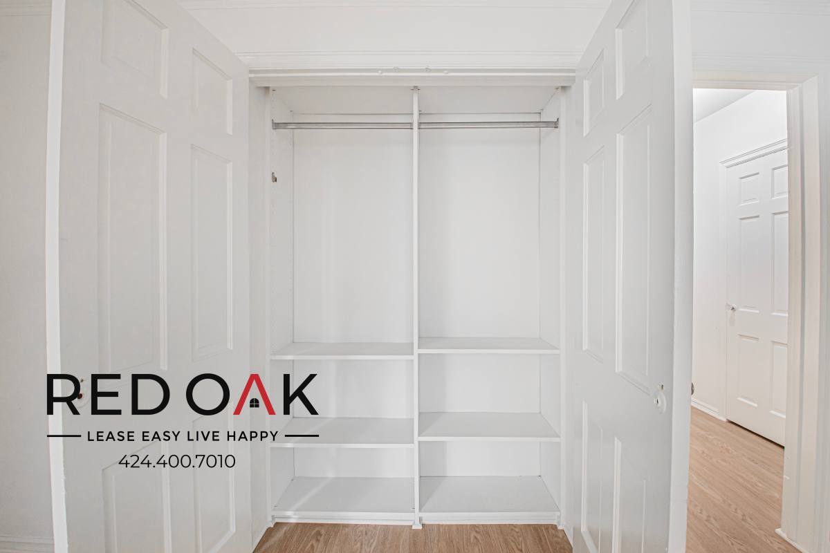 Apartment for rent at 723 S Mansfield #204, Los Angeles, CA 90036