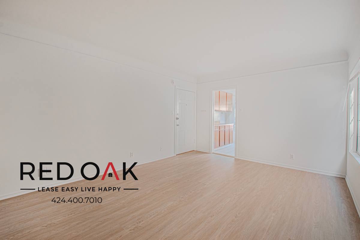 Apartment for rent at 723 S Mansfield #204, Los Angeles, CA 90036