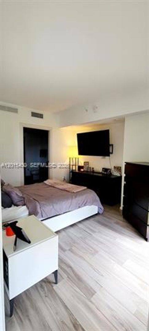 Apartment for rent at 801 S Miami Ave, Miami, FL 33130