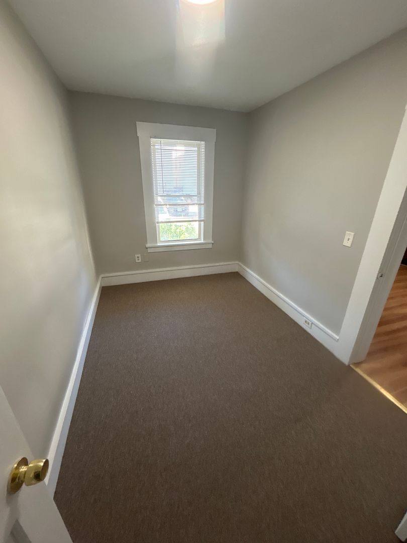 Apartment for rent at 189-193 Cedar St #193-1, Manchester, NH 03103
