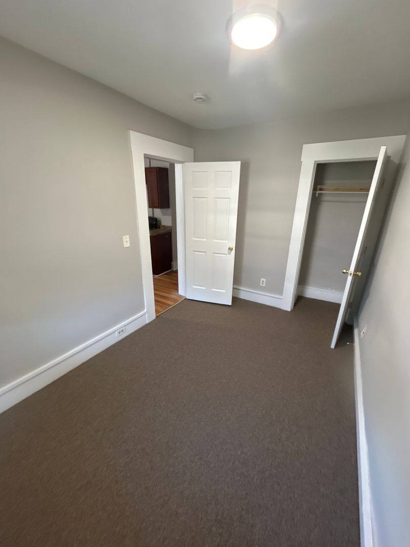 Apartment for rent at 189-193 Cedar St #193-1, Manchester, NH 03103