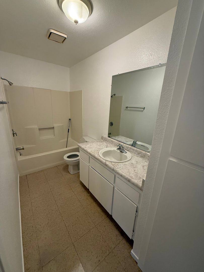 Townhouse for rent at 118 W Boone St, Santa Maria, CA 93458