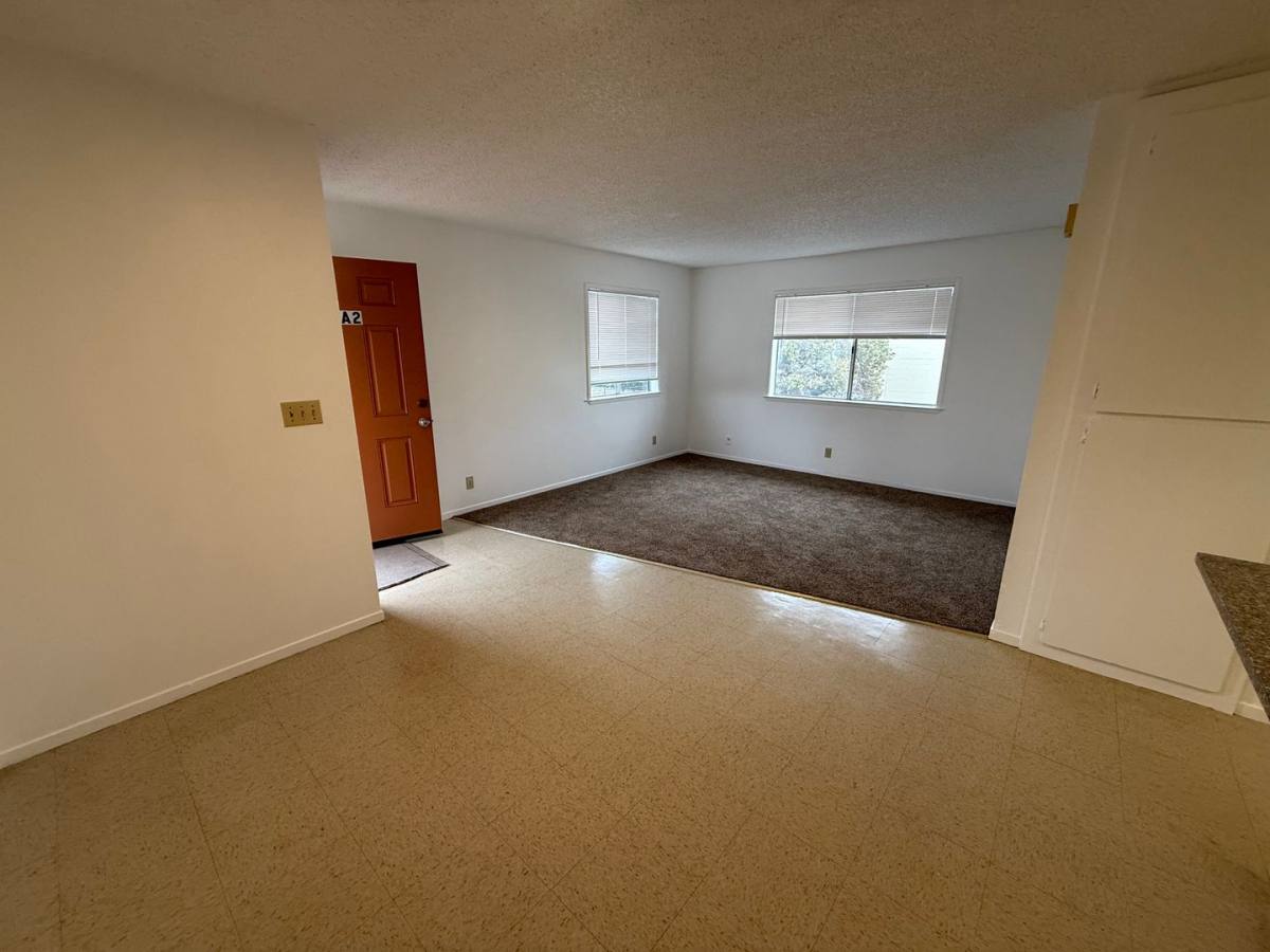 Townhouse for rent at 118 W Boone St, Santa Maria, CA 93458