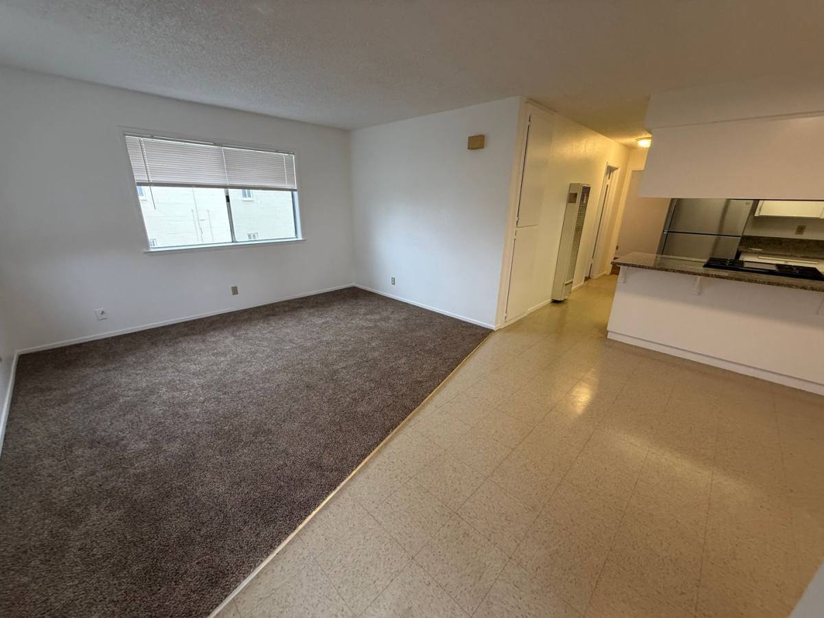 Townhouse for rent at 118 W Boone St, Santa Maria, CA 93458