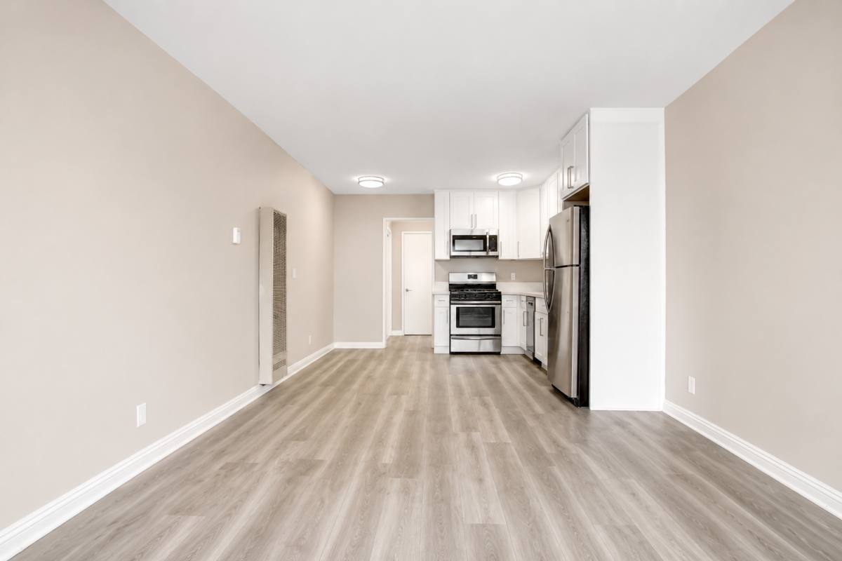 Apartment for rent at 7650 Reseda Blvd, Reseda, CA 91335