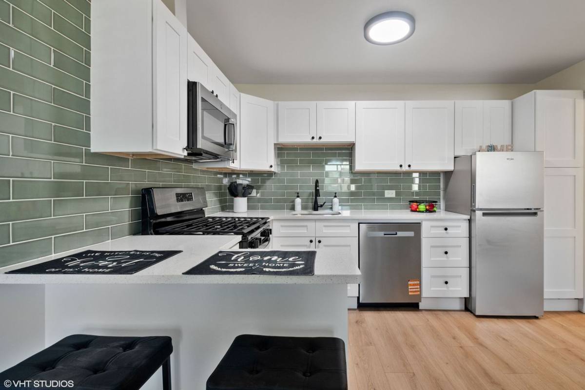 Apartment for rent at 15701 S Lamon Ave, Oak Forest, IL 60452