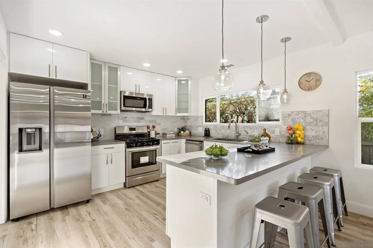 House for rent at 2810 55th Ave, Oakland, CA 94605