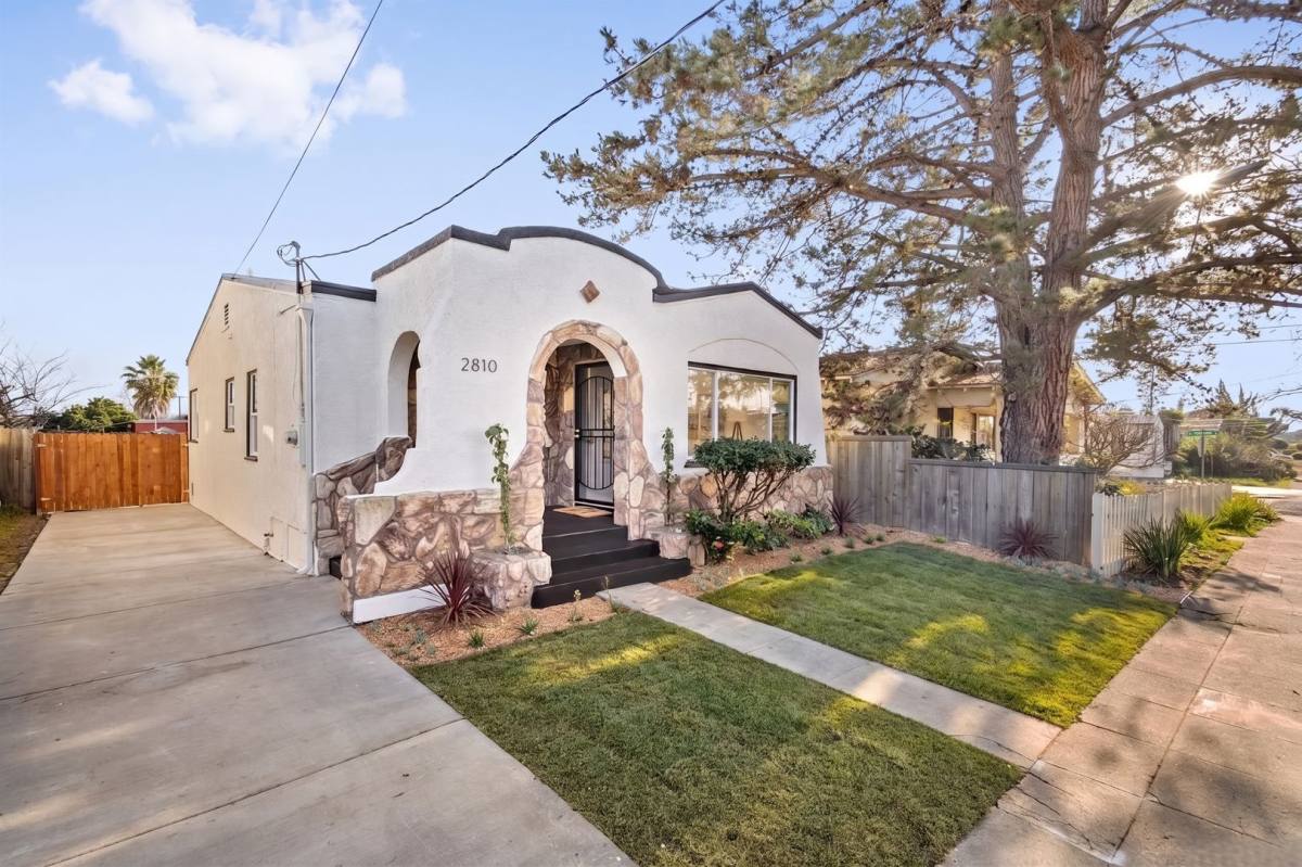 House for rent at 2810 55th Ave, Oakland, CA 94605