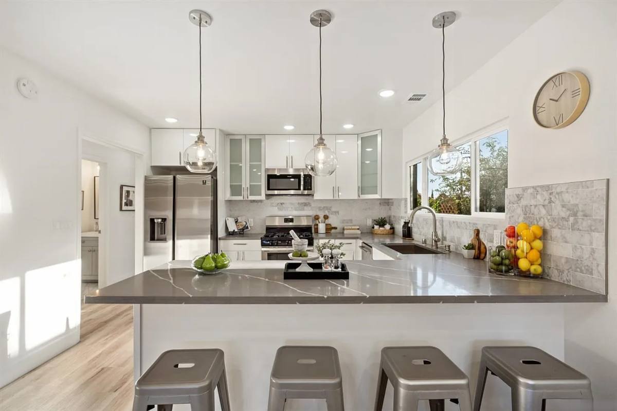 House for rent at 2810 55th Ave, Oakland, CA 94605