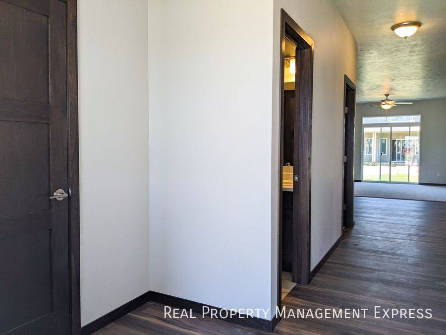 Townhouse for rent at 5404 S Dubuque Ave, Sioux Falls, SD 57108