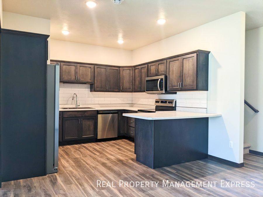 Townhouse for rent at 5404 S Dubuque Ave, Sioux Falls, SD 57108