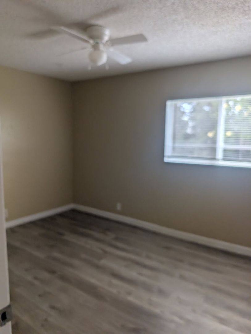 Apartment for rent at 946 S Barrett Rd, Yuba City, CA 95991