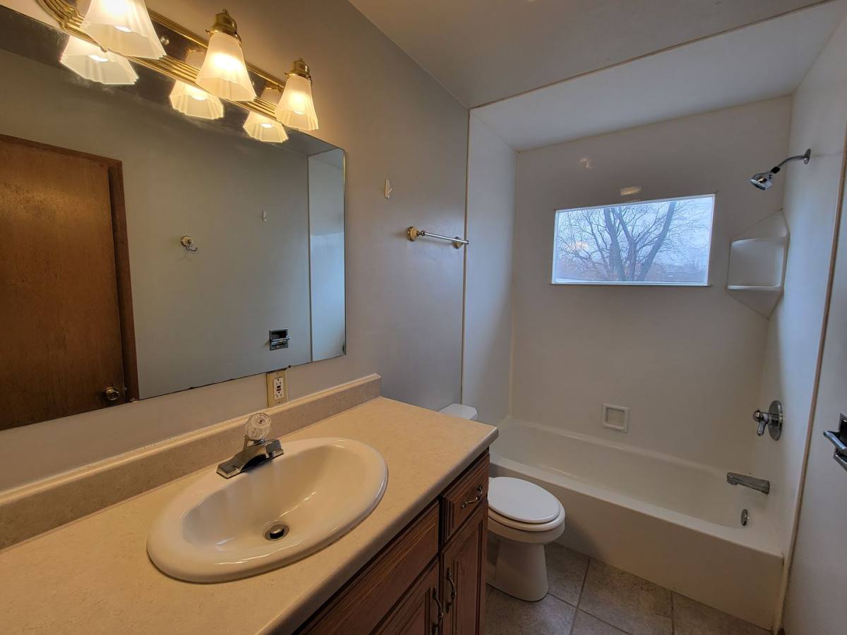 House for rent at 2023 Valley Park Dr, Cedar Falls, IA 50613
