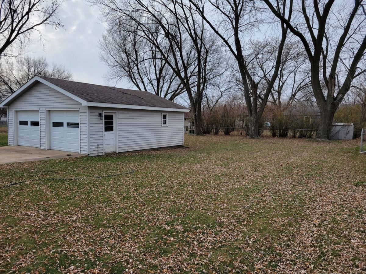 House for rent at 2023 Valley Park Dr, Cedar Falls, IA 50613