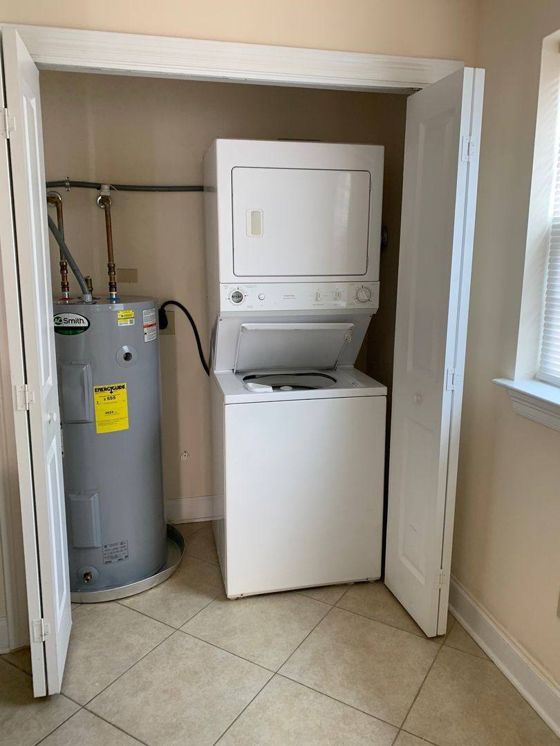 Apartment for rent at 4020 Hessmer Ave, Metairie, LA 70002