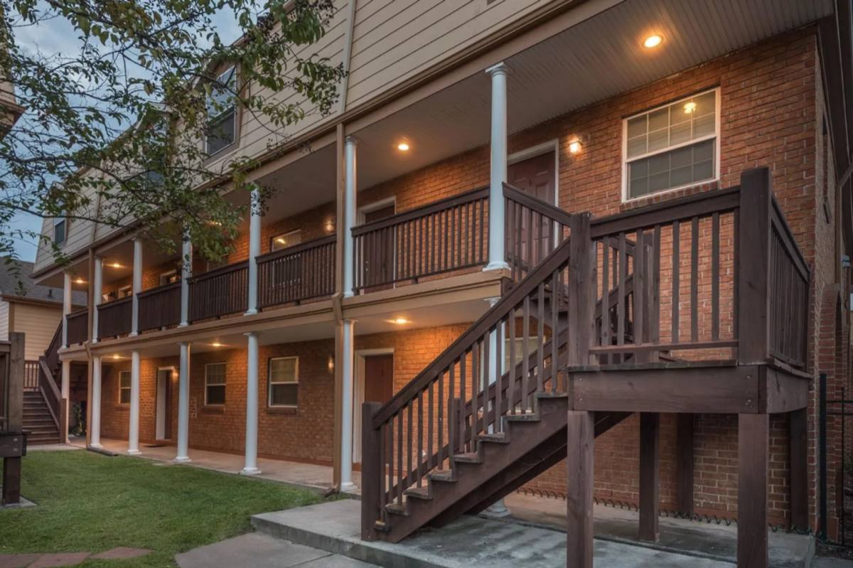 Apartment for rent at 4020 Hessmer Ave, Metairie, LA 70002