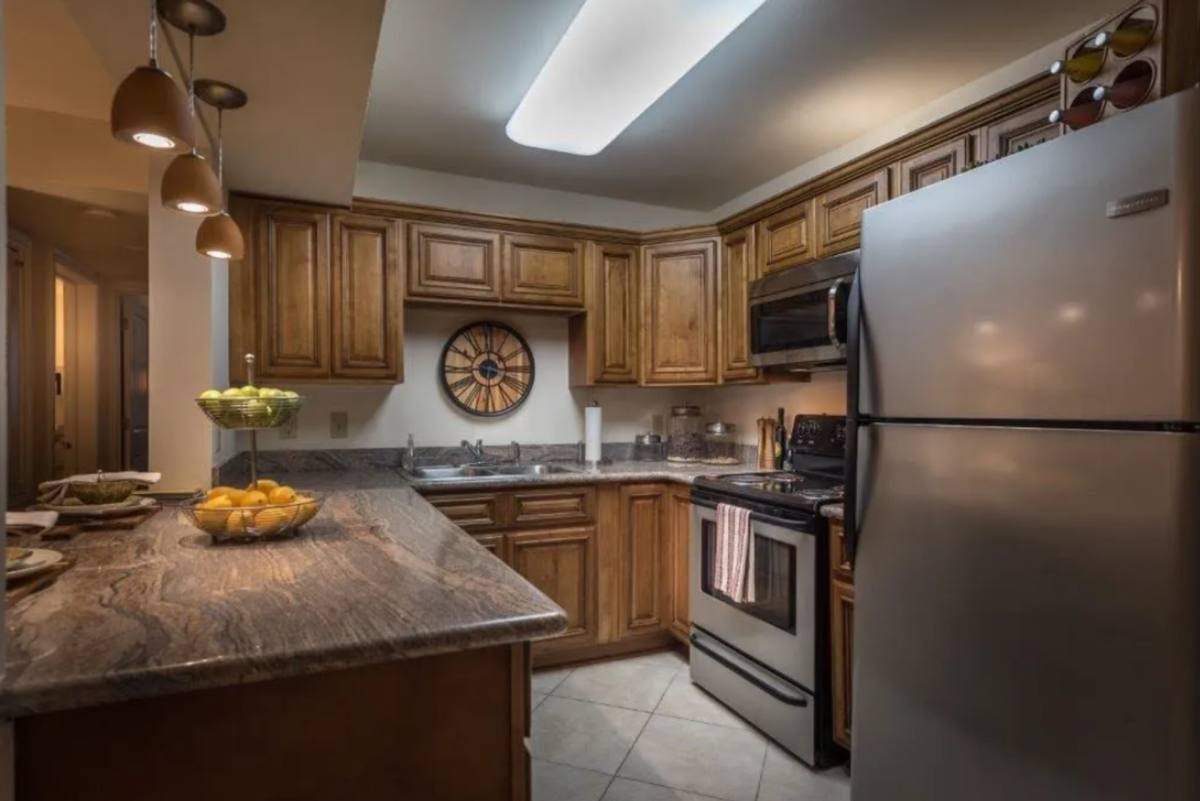 Apartment for rent at 4020 Hessmer Ave, Metairie, LA 70002
