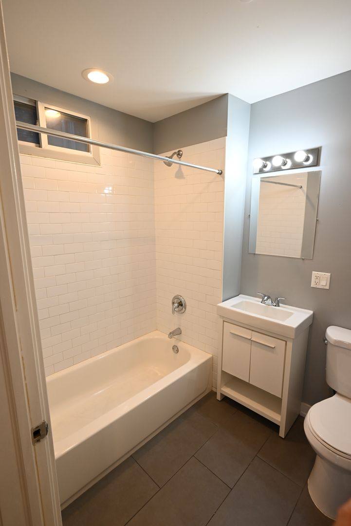 Apartment for rent at 2750 W Cermak Rd, Chicago, IL 60608