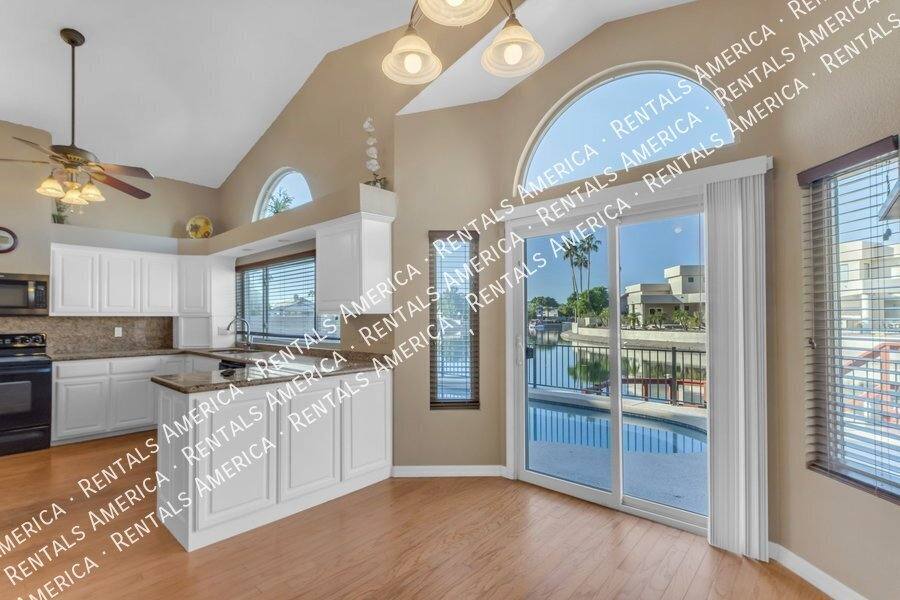 House for rent at 5822 W Abraham Lane, Glendale, AZ 85308