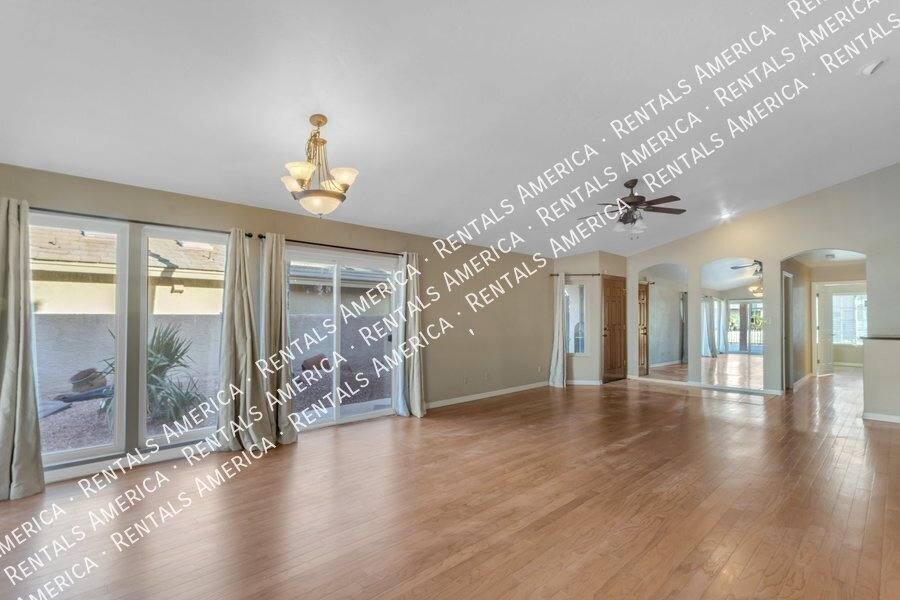 House for rent at 5822 W Abraham Lane, Glendale, AZ 85308