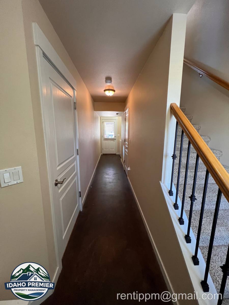 Townhouse for rent at 8834 W Pine Valley Lane #1, Boise, ID 83709