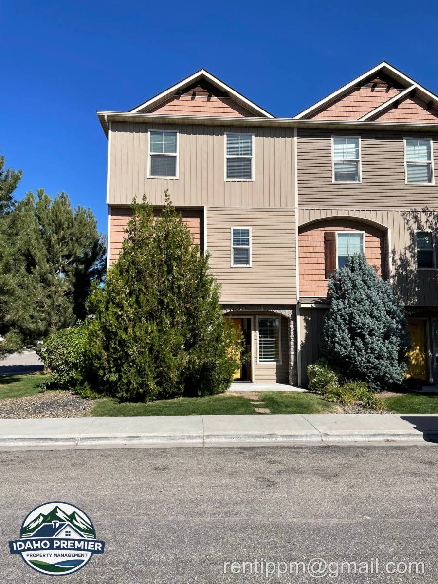 Townhouse for rent at 8834 W Pine Valley Lane #1, Boise, ID 83709