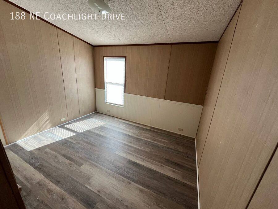 House for rent at 188 NE Coachlight Dr, Topeka, KS 66617