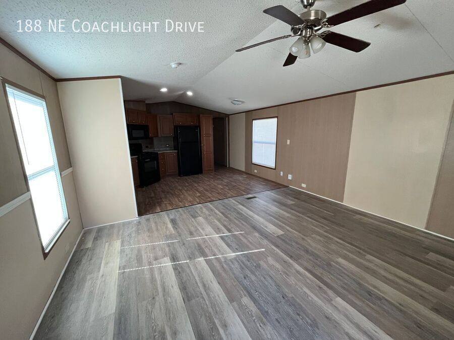 House for rent at 188 NE Coachlight Dr, Topeka, KS 66617
