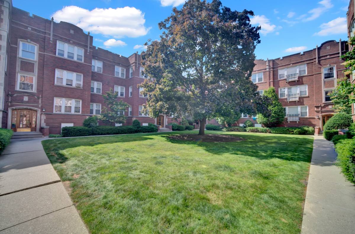 Apartment for rent at 909 Washington St, Evanston, IL 60202