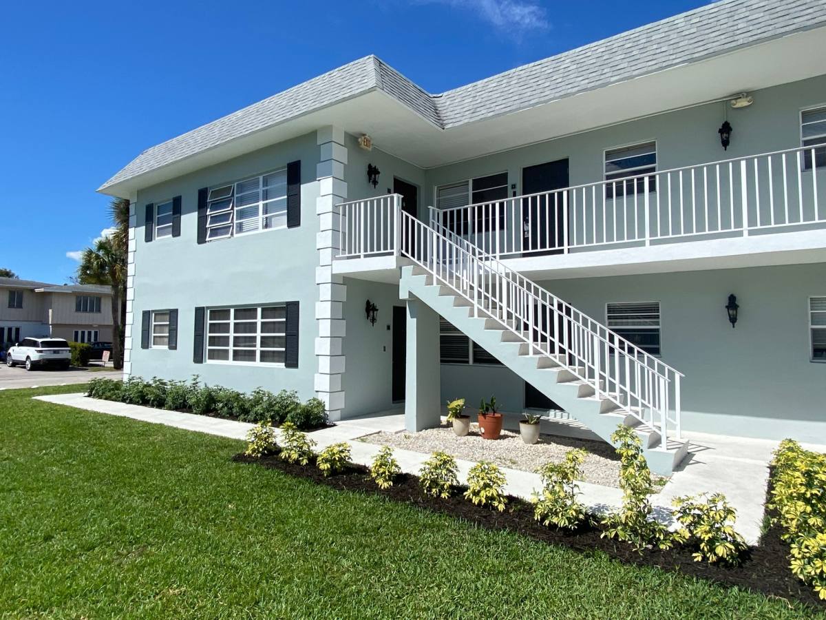 Apartment for rent at 480 W Camino Real, Boca Raton, FL 33432