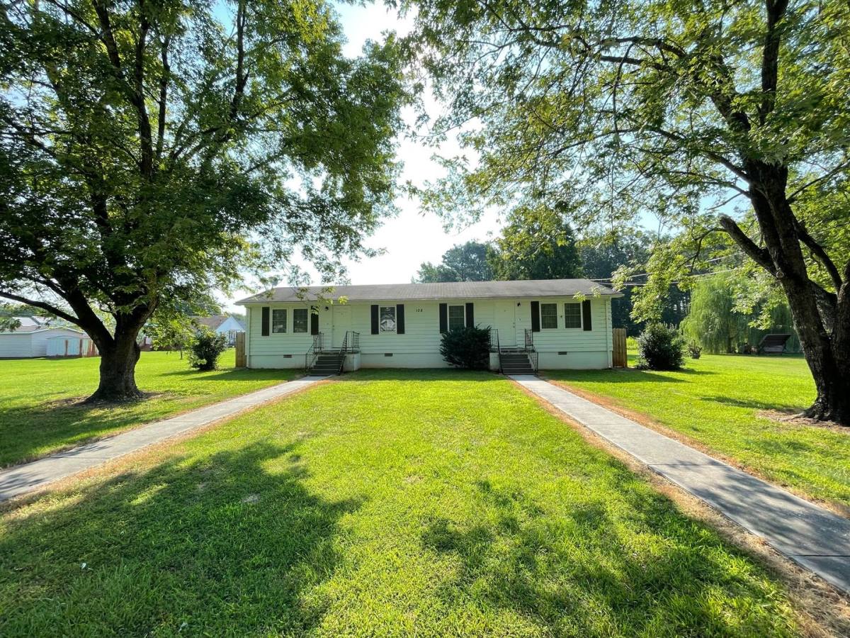 House for rent at 108 Montgomery St #B, La Crosse, VA 23950