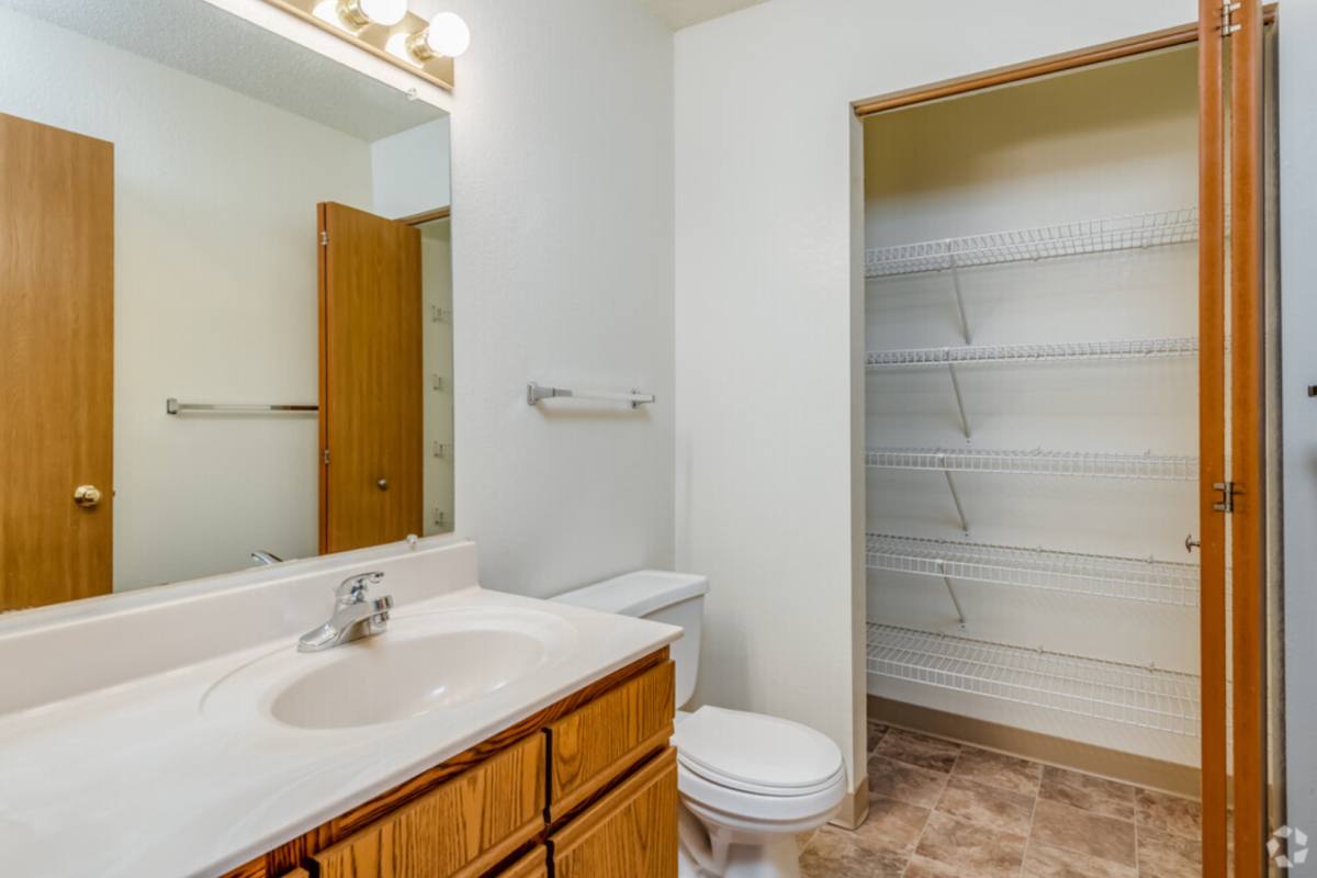 Apartment for rent at 3301 - 3361 Logan Dr, Oshkosh, WI 54901
