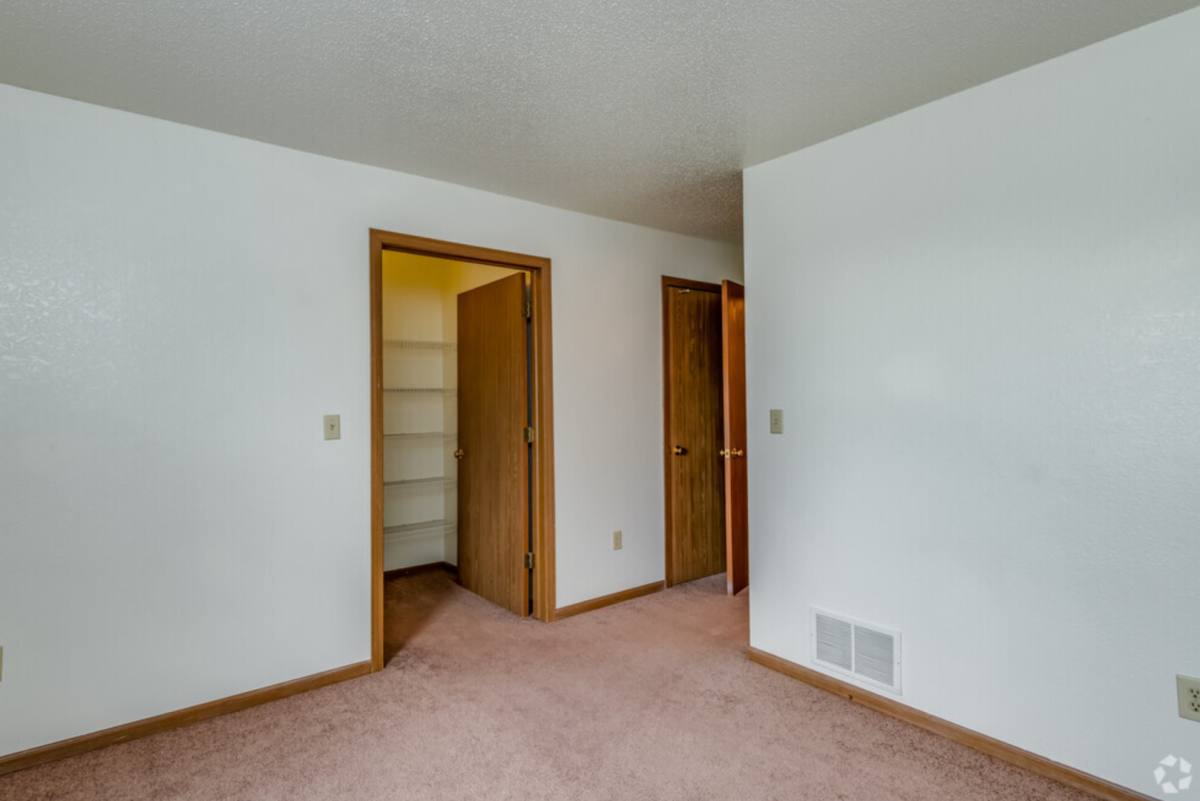 Apartment for rent at 3301 - 3361 Logan Dr, Oshkosh, WI 54901