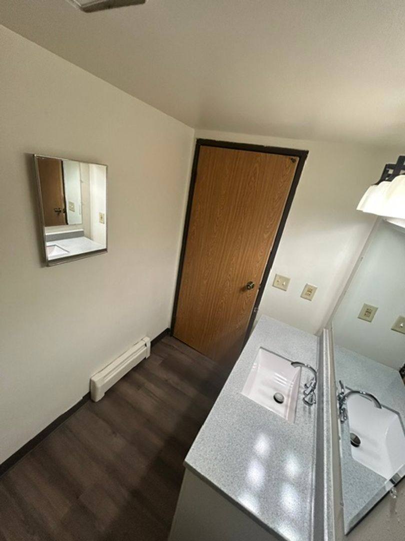 Apartment for rent at 1700 E Harding Dr, Appleton, WI 54915
