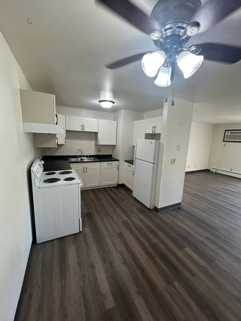 1700 E Harding Dr, Appleton, WI 54915 - Apartment for Rent - Image 1
