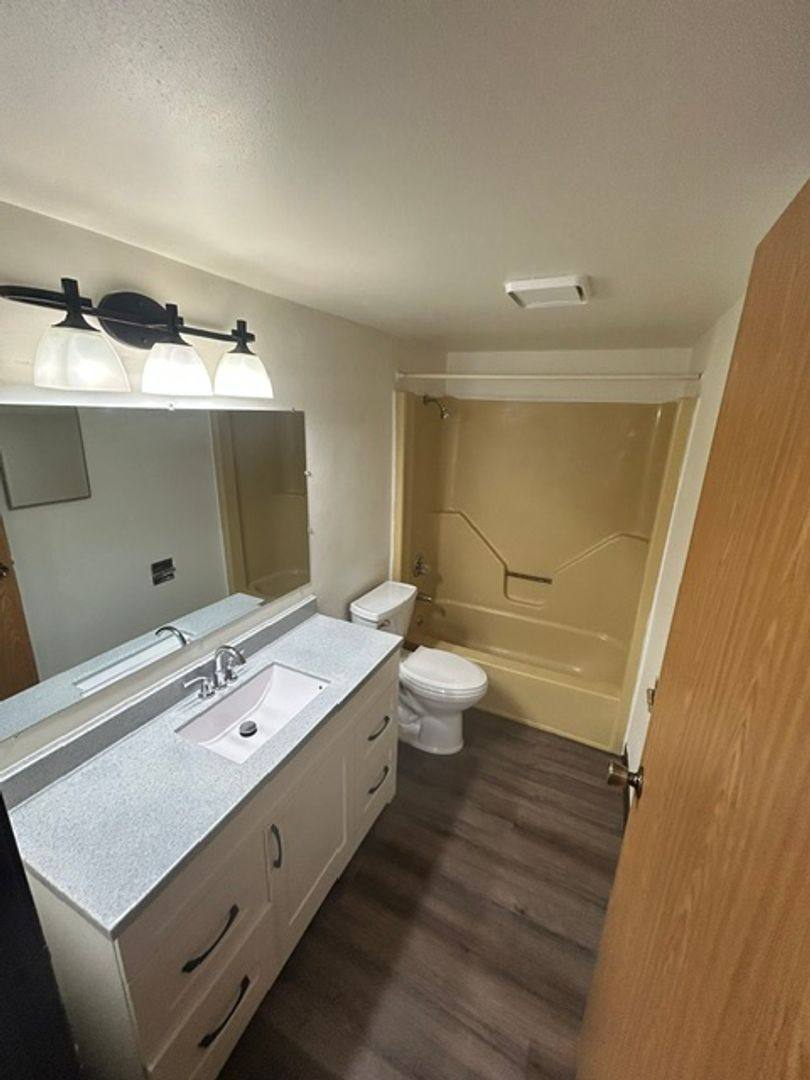 Apartment for rent at 1700 E Harding Dr, Appleton, WI 54915