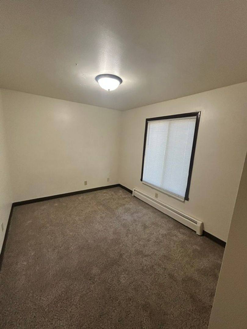 Apartment for rent at 1700 E Harding Dr, Appleton, WI 54915