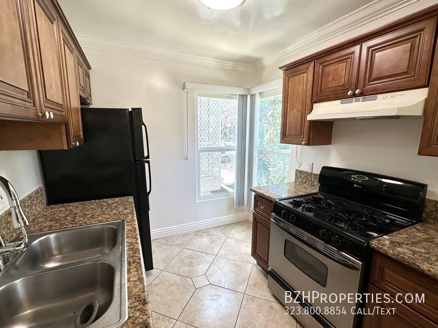 Apartment for rent at 1215 N Hayworth Ave #203, Los Angeles, CA 90046