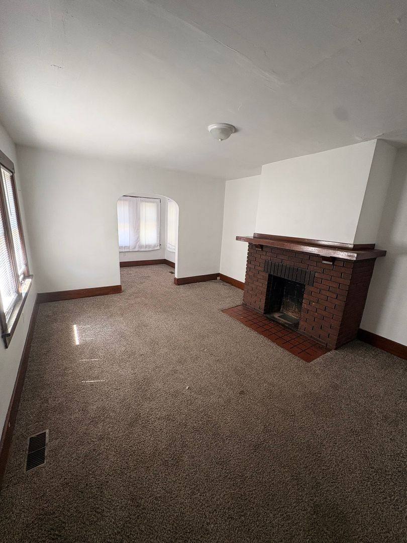 House for rent at 135 S 23rd St, Decatur, IL 62521