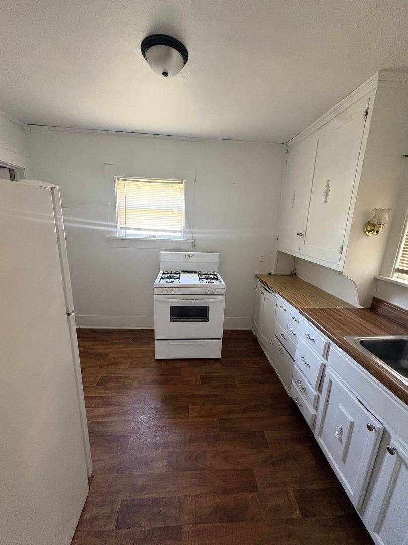 House for rent at 135 S 23rd St, Decatur, IL 62521