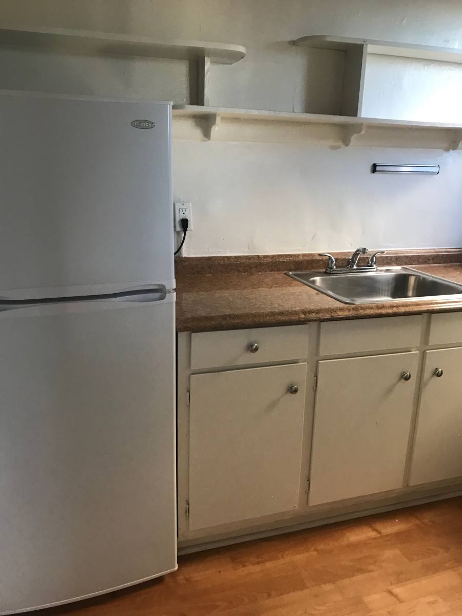 Apartment for rent at 33 Horizon Ave, Venice, CA 90291
