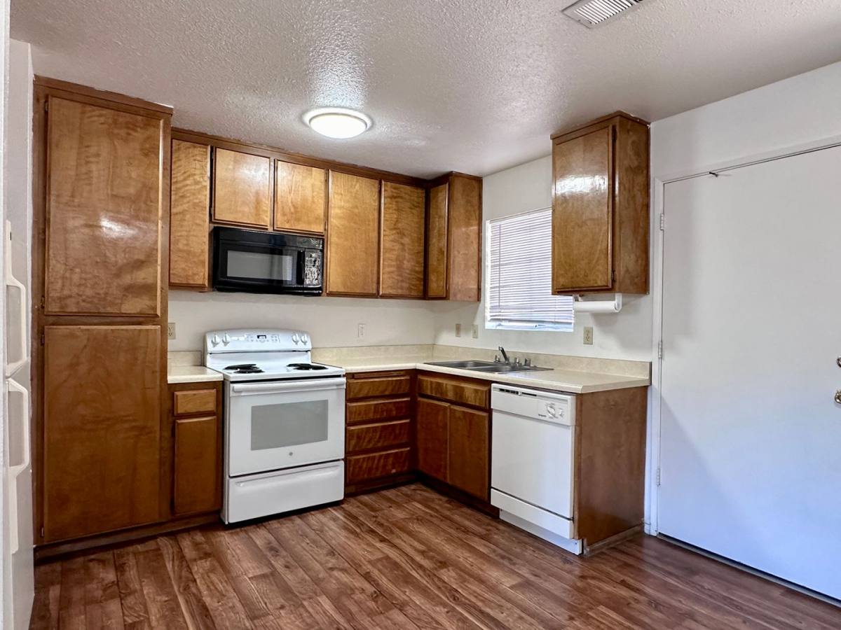Apartment for rent at 121 N Gateway, Ridgecrest, CA 93555
