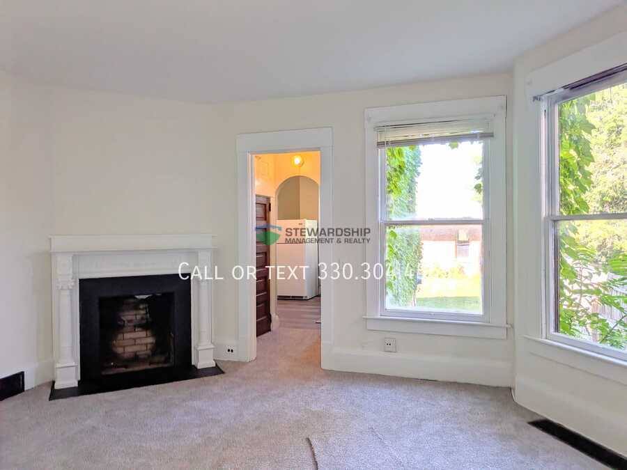 Apartment for rent at 41 6th St SE, Massillon, OH 44646